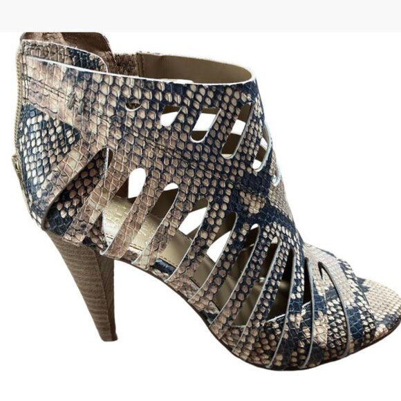 Vince Camuto High Heel Back Zip Peep Toe Snakeskin Shoes Booties Size 6.5 EUC - Picture 4 of 15